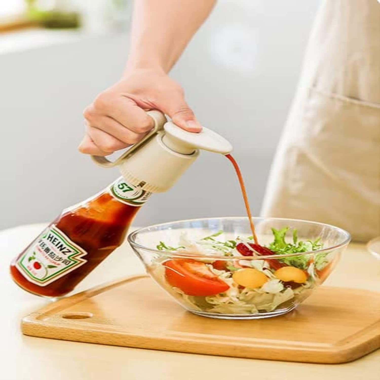Oyster Sauce Squeezer Effortless Control and Precision_dispenser
