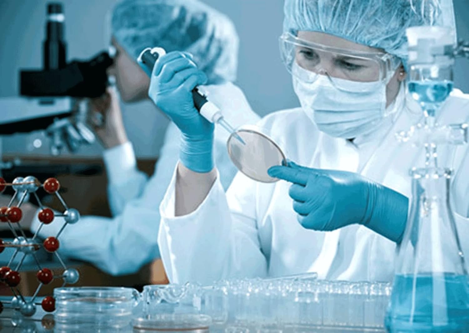 Reliable Durable and Chemically Tested Nitrile Exam Gloves